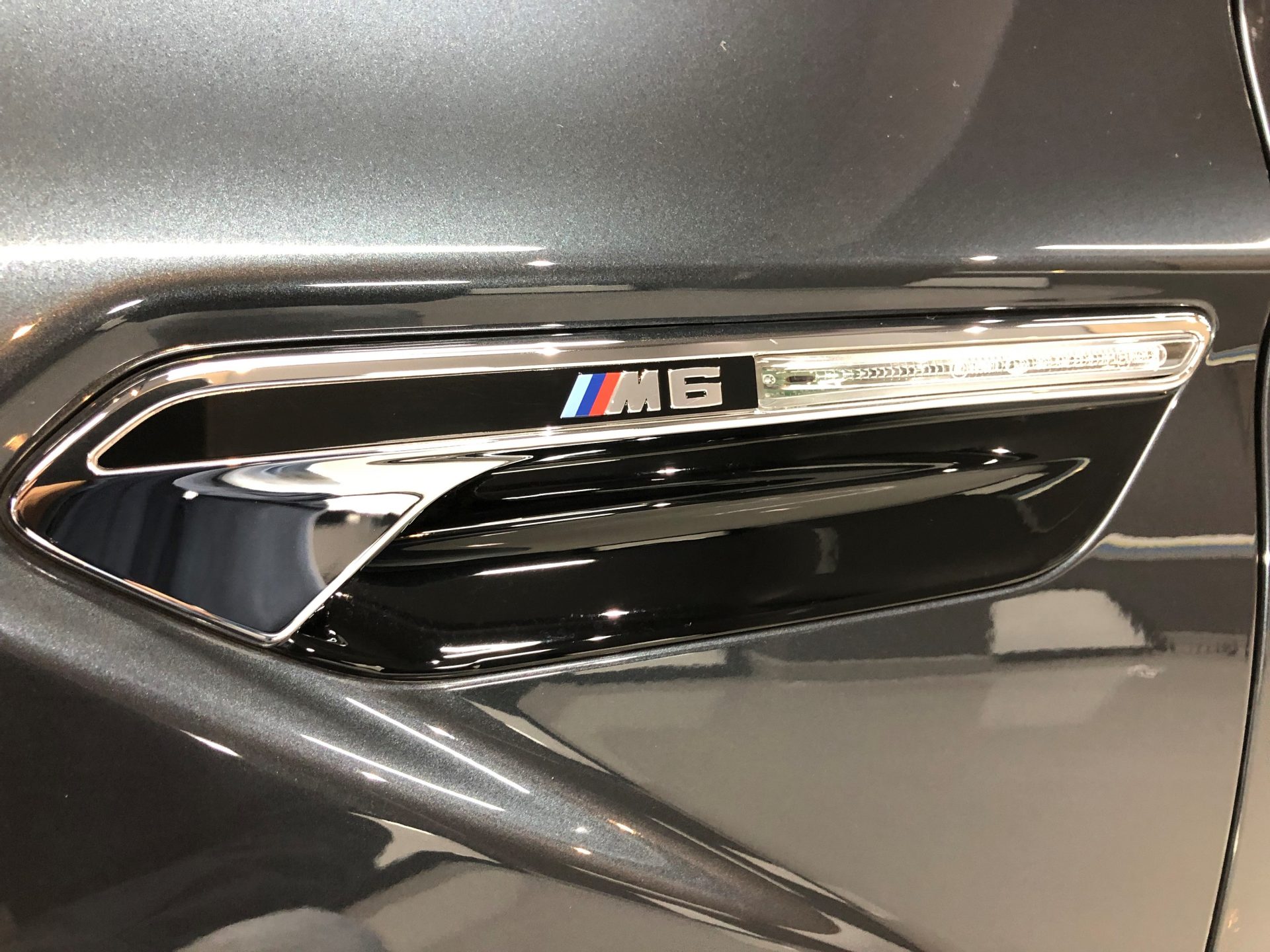BMW M6 細部洗浄　クリーニング済